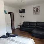 Reis Apartment